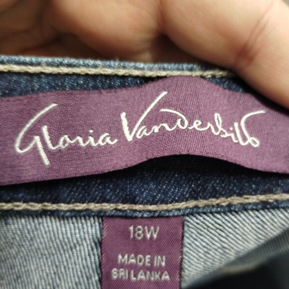 Gloria Vanderbilt Plus Size 18W Short Amanda Dark Wash Tapered Leg Blue Jeans - Picture 3 of 6